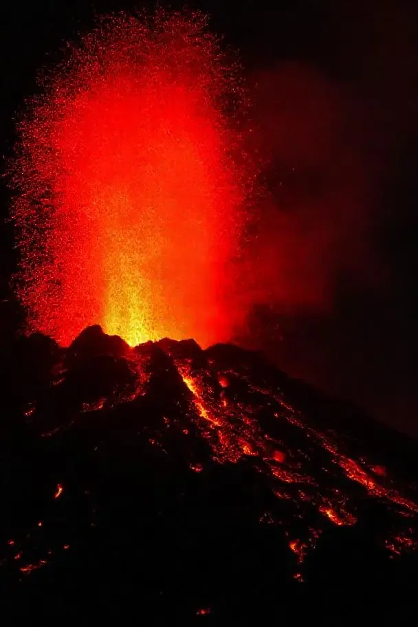 火山的呼吸 优酷视频 今日更新 火山的呼吸 - 优酷视频纪录片封面